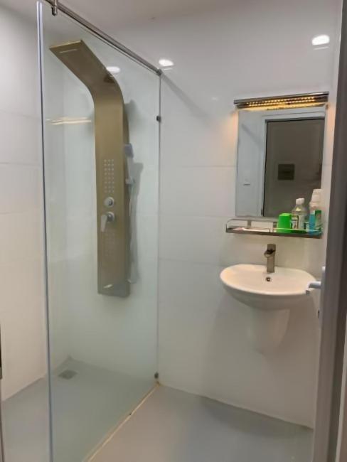 Ngoi Sao Nho Hotel Хошимин Екстериор снимка