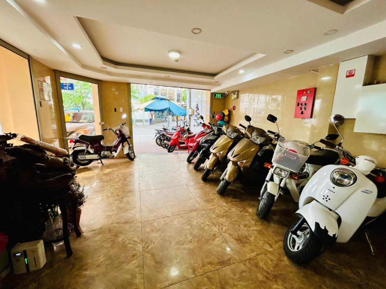Ngoi Sao Nho Hotel Хошимин Екстериор снимка