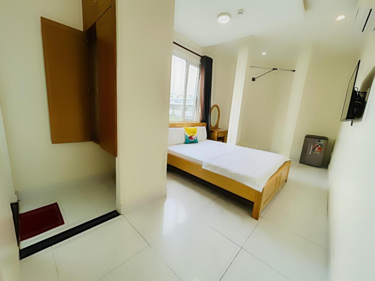 Ngoi Sao Nho Hotel Хошимин Екстериор снимка