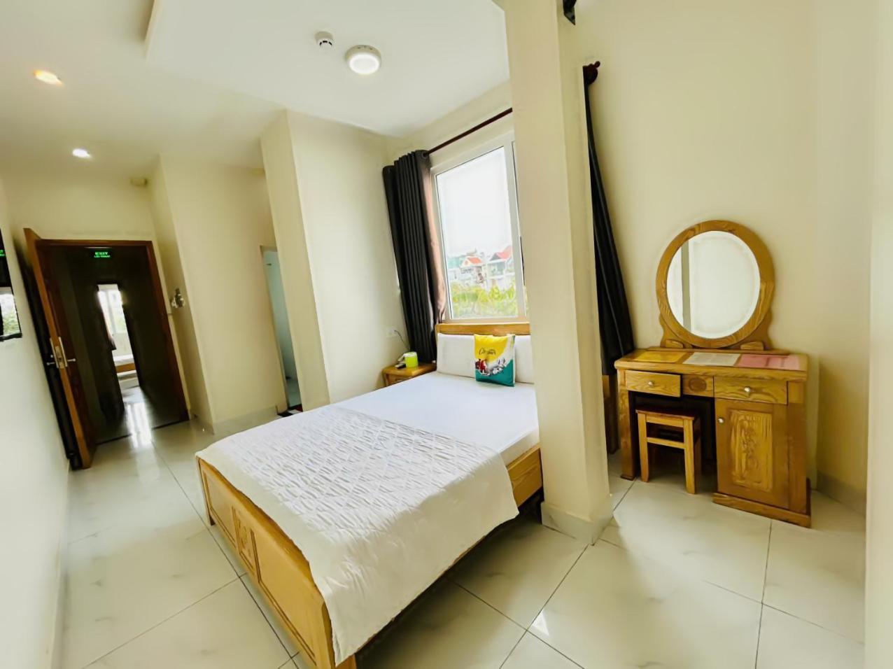 Ngoi Sao Nho Hotel Хошимин Екстериор снимка